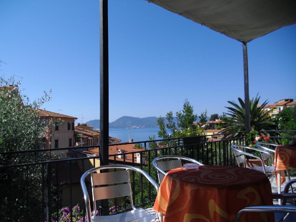 Albergo Delle Ondine Телларо Экстерьер фото